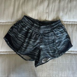 Lululemon Hotty Hot 2” shorts